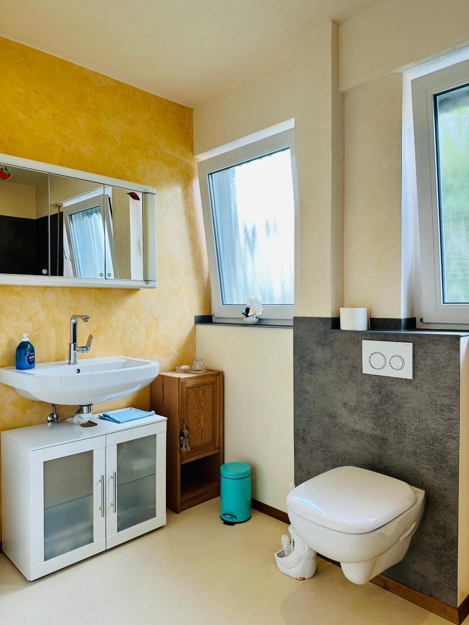 2,5-Zimmerwohnung Mit Terrasse - Keine Monteure マールバッハ・アム・ネッカー エクステリア 写真